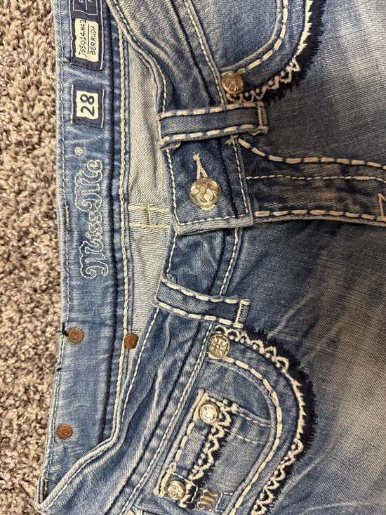 Miss Me Bermuda Denim Shorts Size 28 JS5014M42 Embellished Flap Pocket - Picture 5 of 5